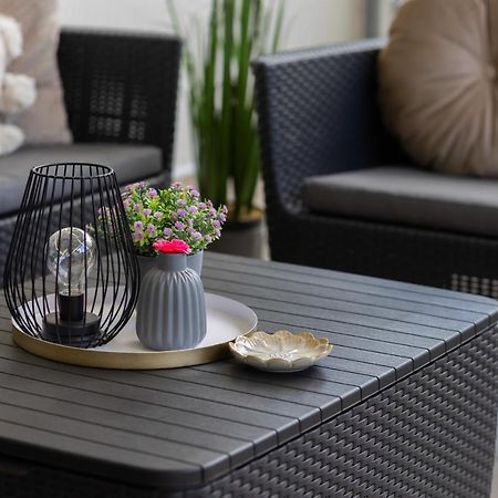 Deluxe Apartment Wronia 45 With Ac, Parking & Balcony By Renters Prestige Varsovie Extérieur photo