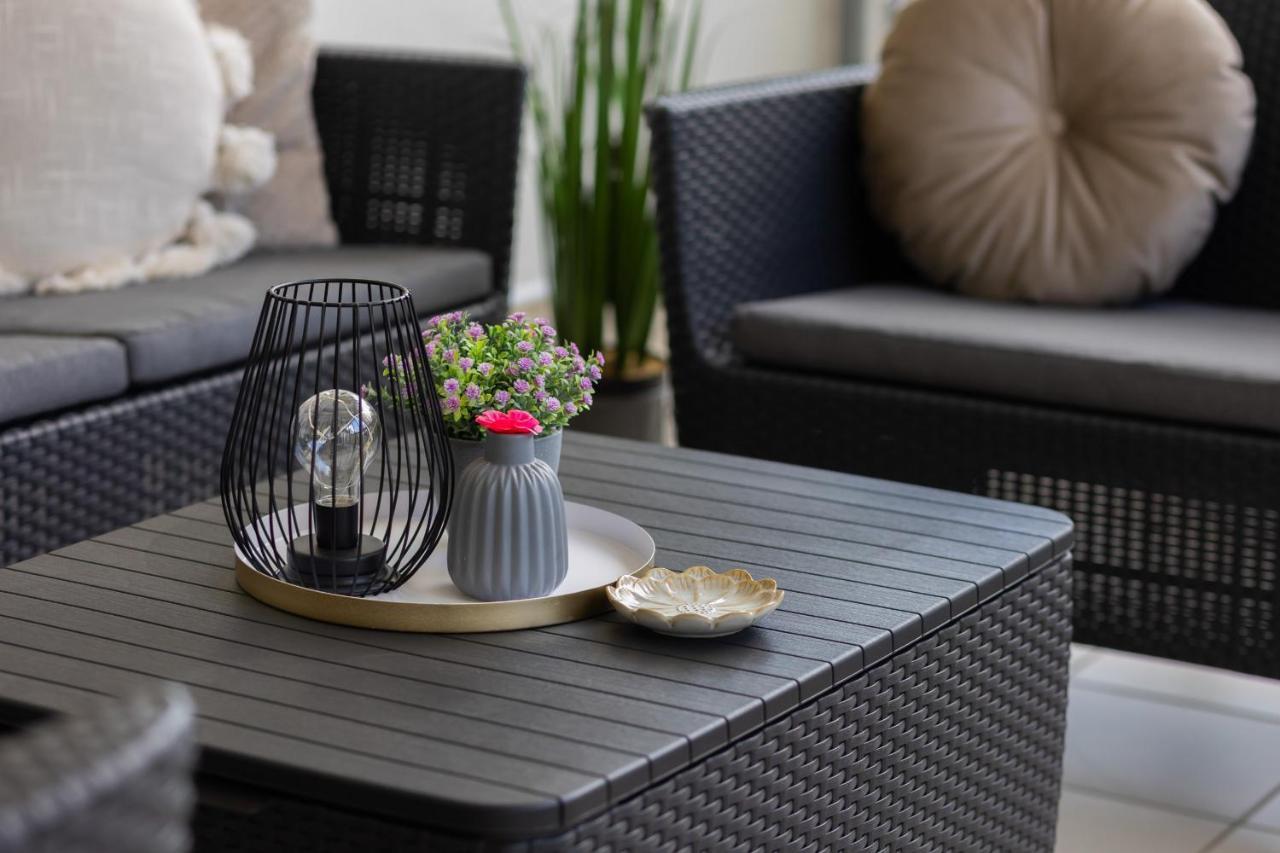 Deluxe Apartment Wronia 45 With Ac, Parking & Balcony By Renters Prestige Varsovie Extérieur photo